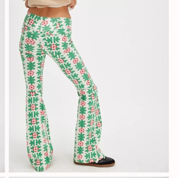 We The Free Penny Pull-On Printed Flare Jeans - Picture 2 of 2